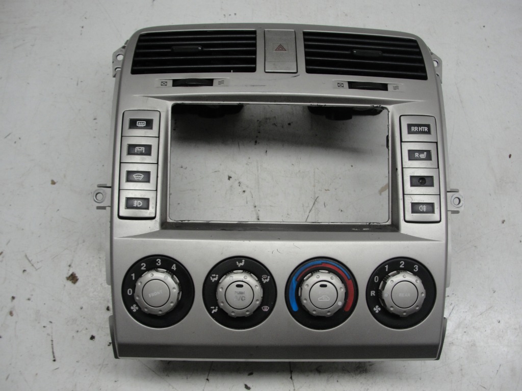 фото №1, Панель обдув кондиционера консоль kia carnival 04