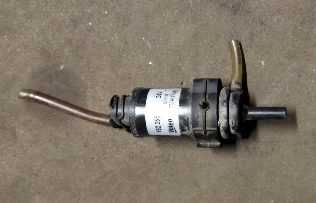 фото №1, Помпа бака омивача man 152.055