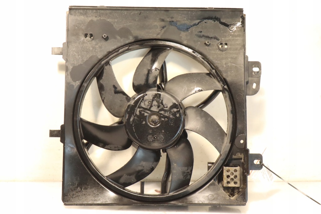 Купити Вентилятор радіатора peugeot 301 1.6bluehdi