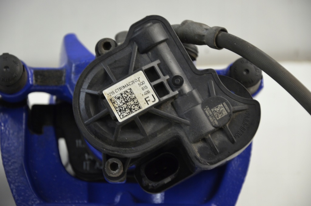 фото №14, Vw arteon r 2.0 tsi суппорты тормозные диски тормозные колодки перед задняя комплект диаметр 357mm