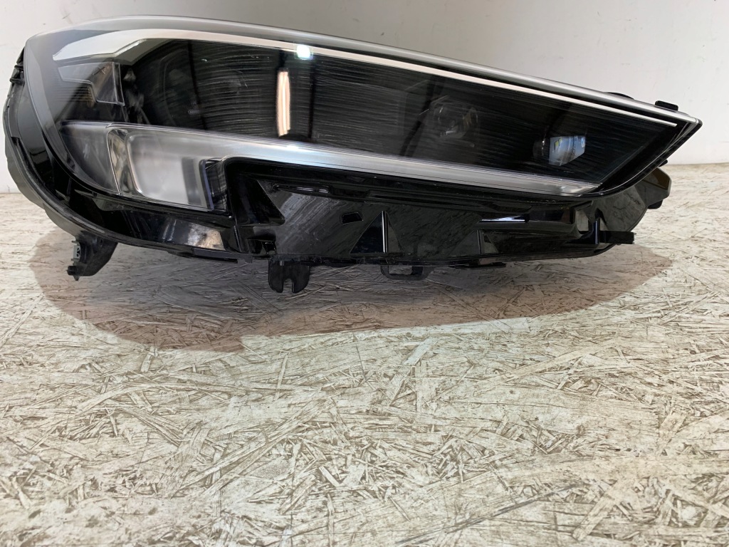 Лампа правый  full led opel insignia b рестайлинг  идеальное состояние 21- Недорого