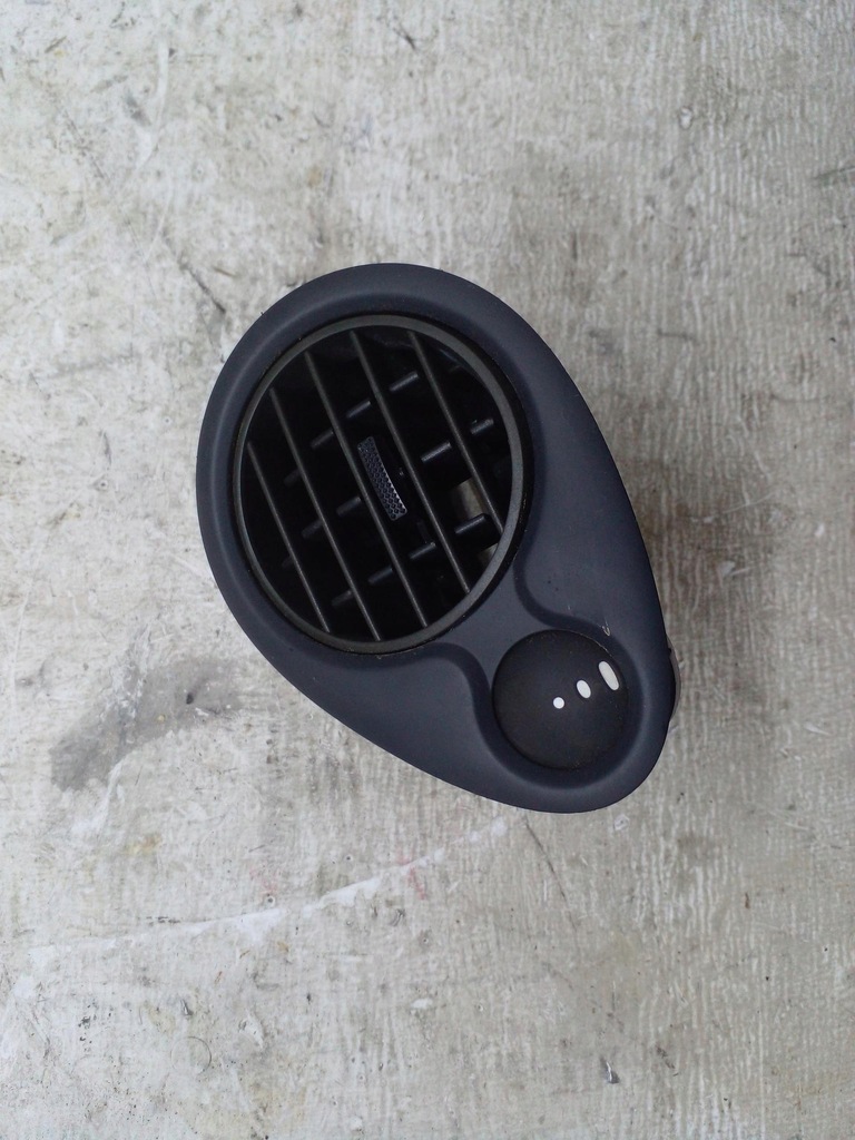 фото №1, Решітка обдув права renault clio iii 220410 05-12