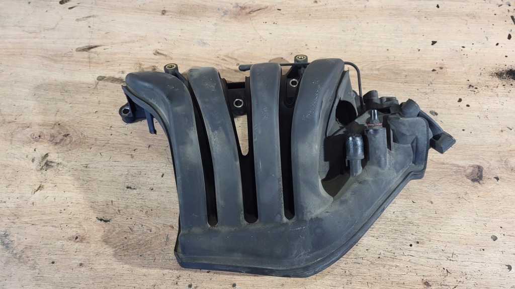 Купити Колектор впускний  mini cooper r50 r53 01-06 1,6 04777846