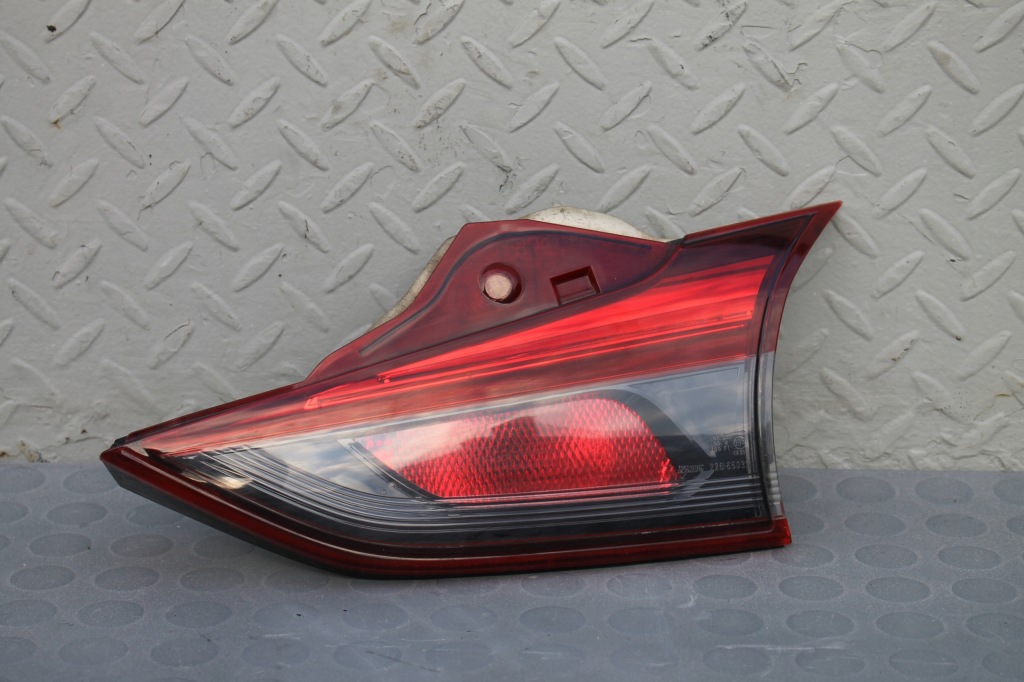 фото №1, Лампа крышки правый задняя mazda 6 iii gj kombi 14-18