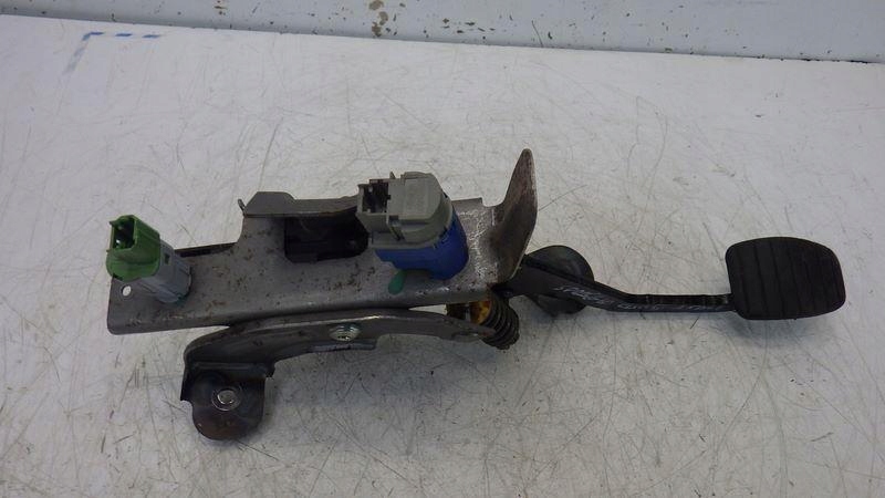 Купити Педаль основа зчеплення датчик renault оригінальний номер 01121630