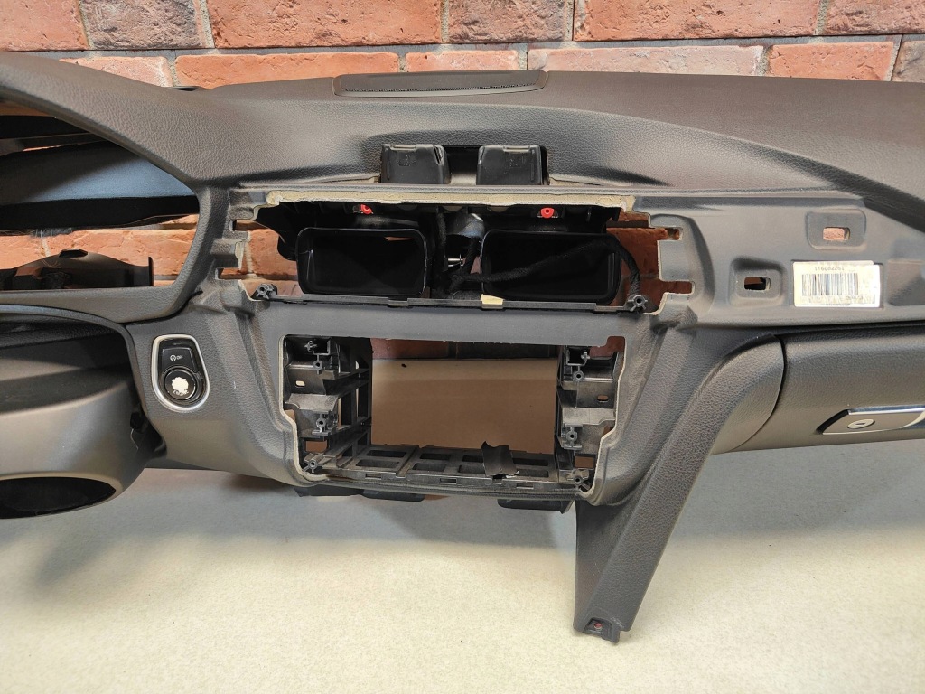 Bmw f30 f31 f32 f34 f36 f80 f82 панель приладів приладова панель  чорна hud Ціна