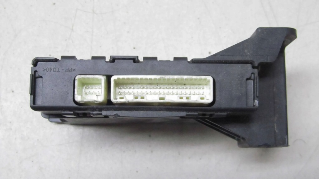 фото №4, Toyota avensis t29 модуль кондиционера 88650-05310