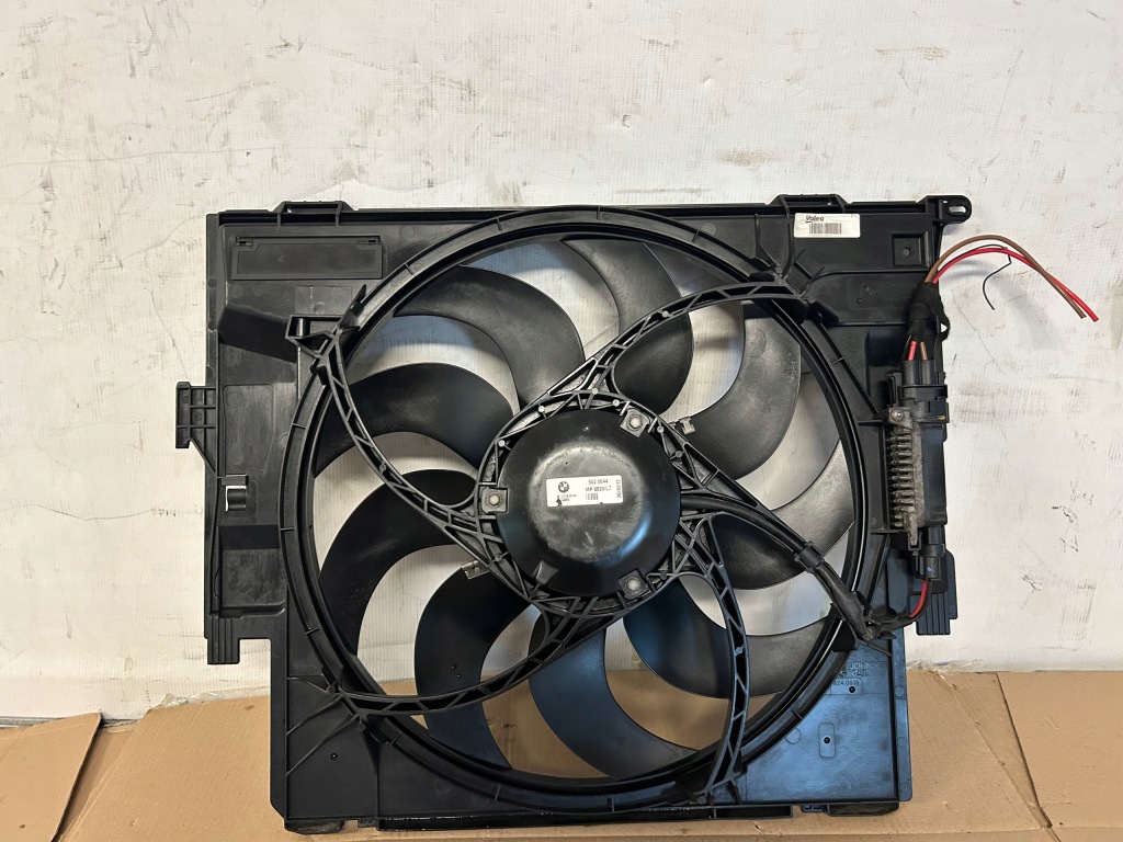 Купити Вентилятор радіатора bmw f30,f31 7640508-01