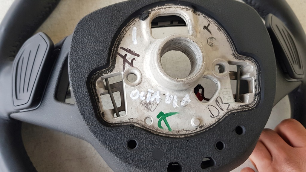 фото №11, Воздуховод кожа подогрев лепестки переключения skoda octavia iv