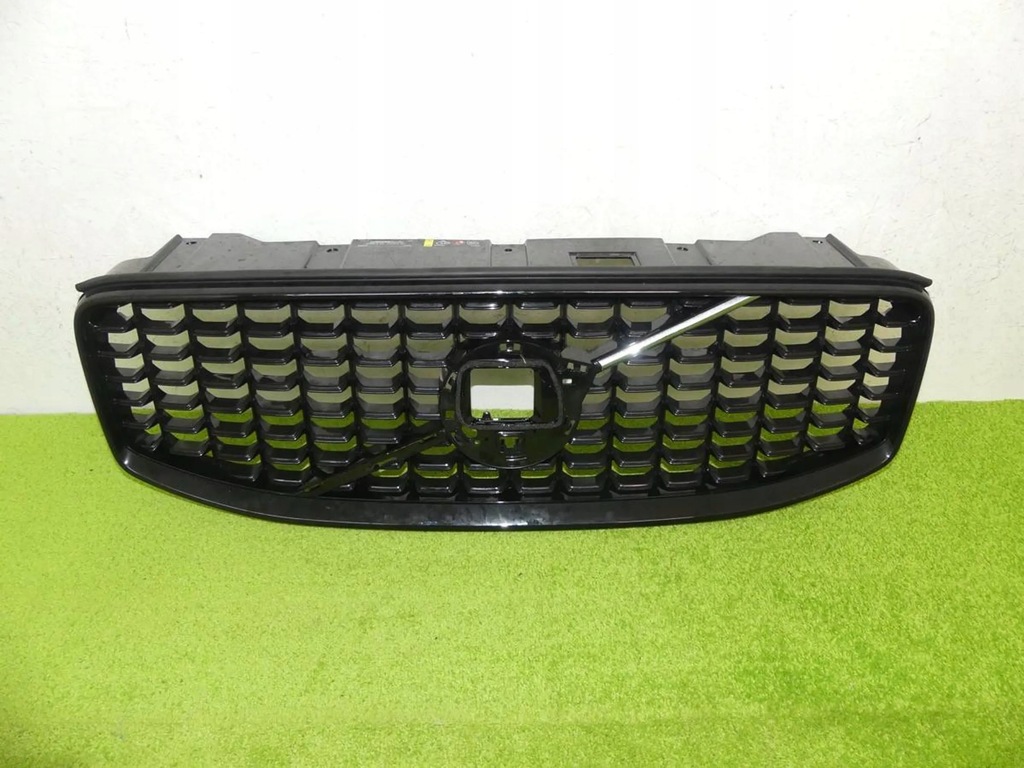 фото №1, Решётка радиатора решётка радиатора volvo xc60 2 ii lift 21- r-design оригинал