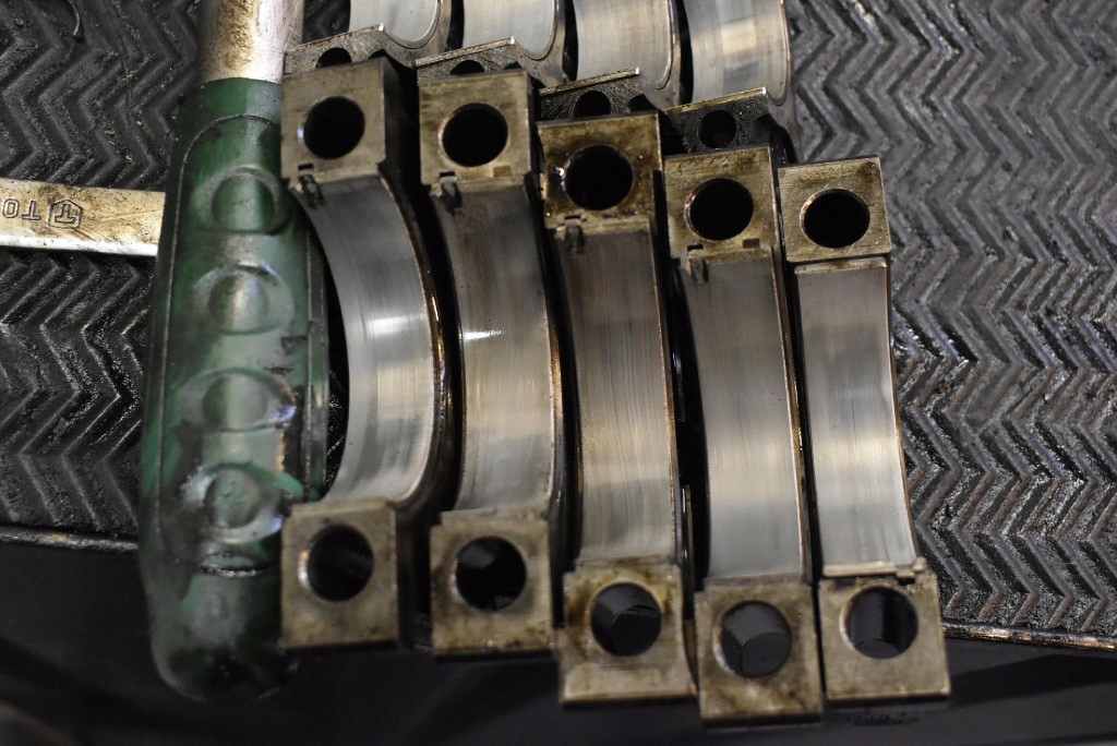 Блок низ  двигуна wał 6110110501 mercedes c-klasa w203 2.2 cdi 122 km 00-04 Ціна