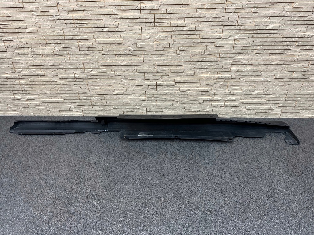 фото №4, Ferrari 812 поріг молдинг поріг права поріг сторона skirt правий 88068610