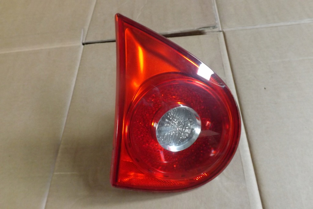 фото №1, Лампа задняя левая w крышка vw golf v