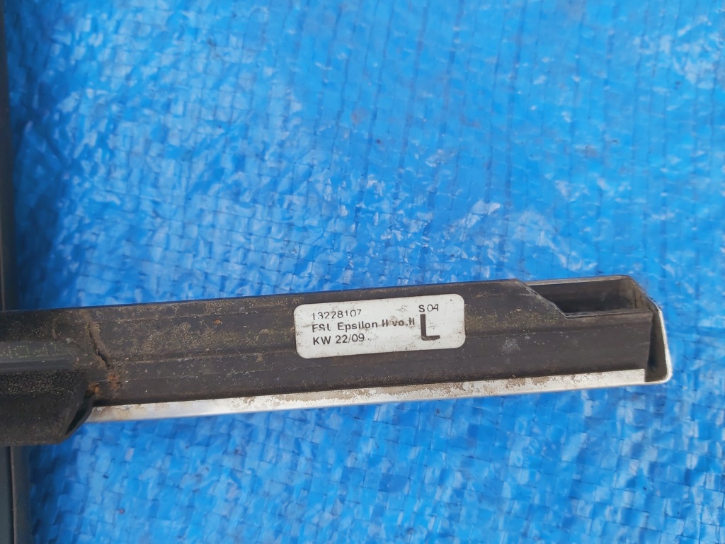 Opel-części | insignia a ущільнювачі двері перед задній комплект  універсал хром 13256887 в Україні