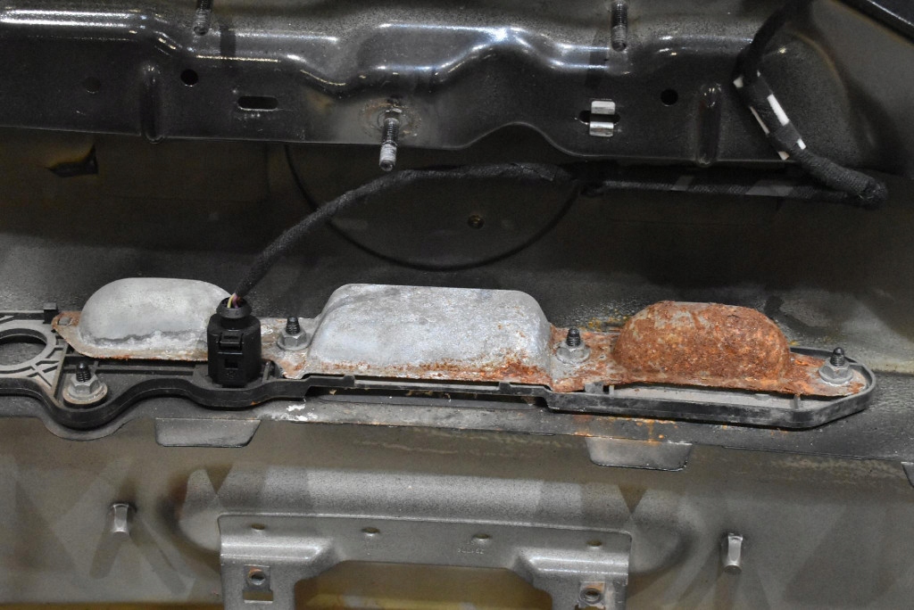 Кришка багажника багажника задній задня lc9z vw touran 1 1 03-06 Зі Шроту