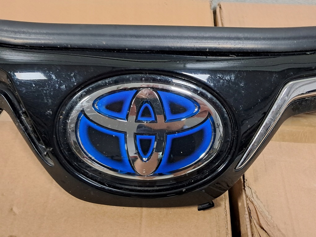 фото №11, Corolla e21 xii sedan 18- лампа правая левая перед линза euro решётка радиатора решётка радиатора