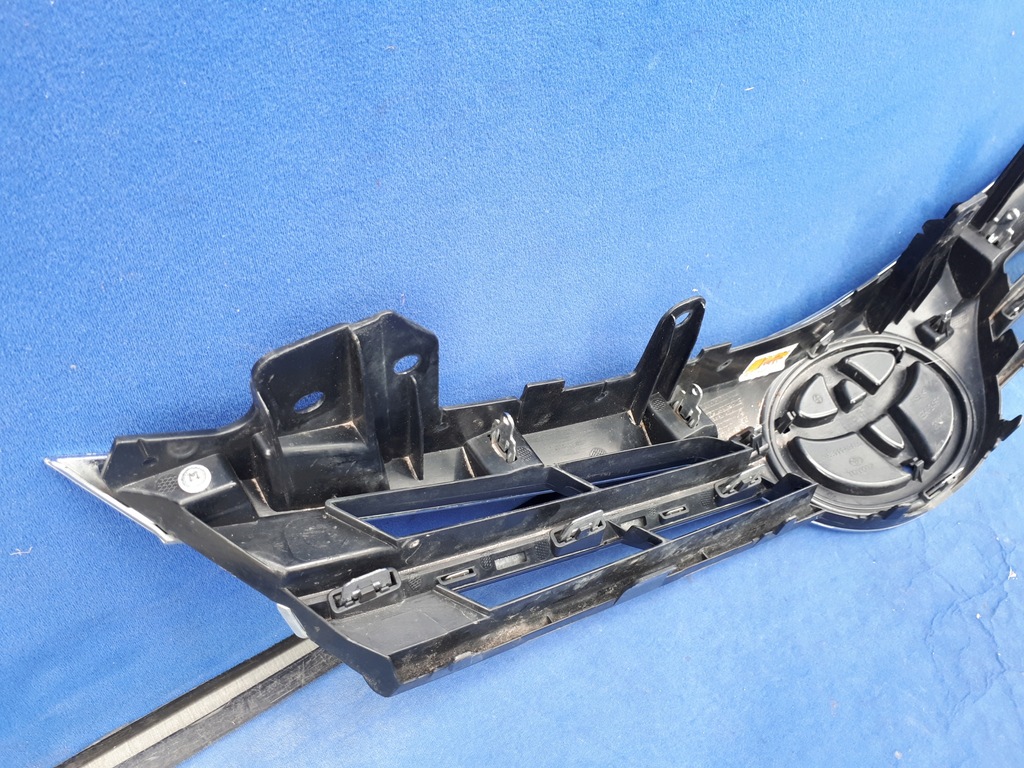 фото №10, Toyota corolla e16 lift 2016-2018 16- решітка радіатора решітка радіатора