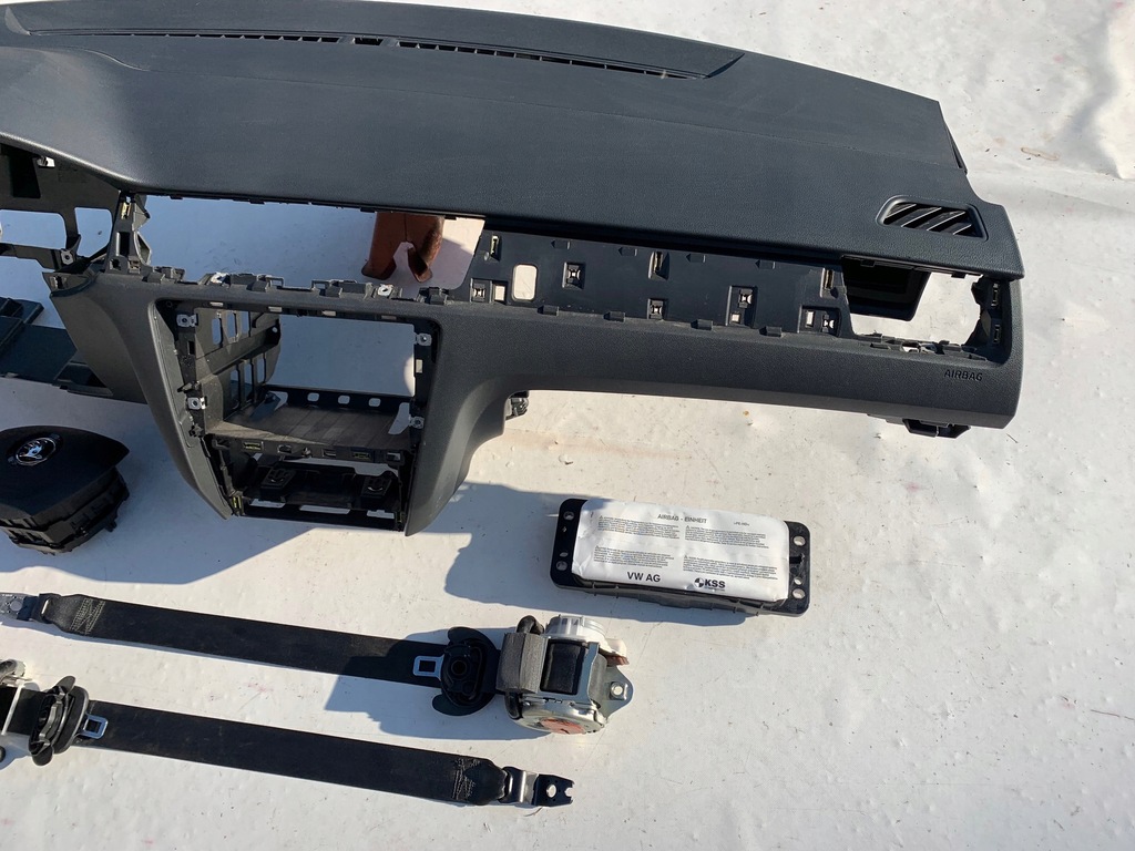 фото №5, Skoda rapid приборная панель приборная панель консоль подушки безопасности ремни