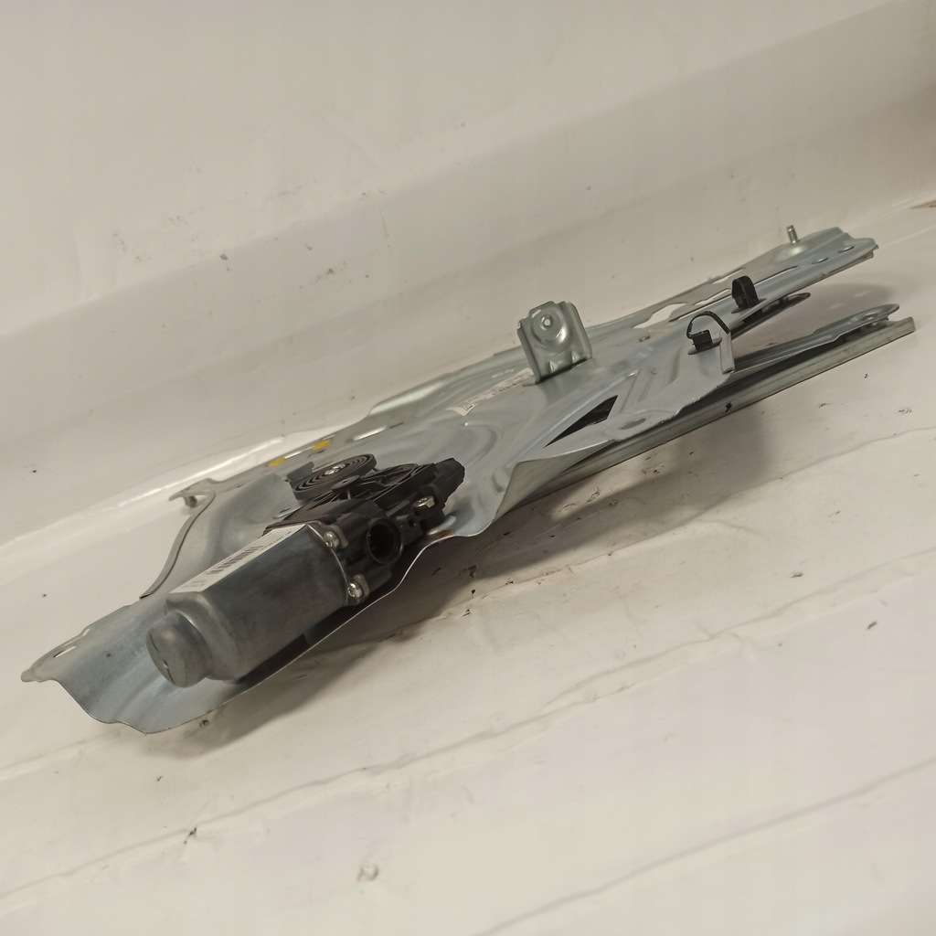 фото №8, Hyundai ix35 подъемник окон правый перед 4 pin eu 81320-2y000