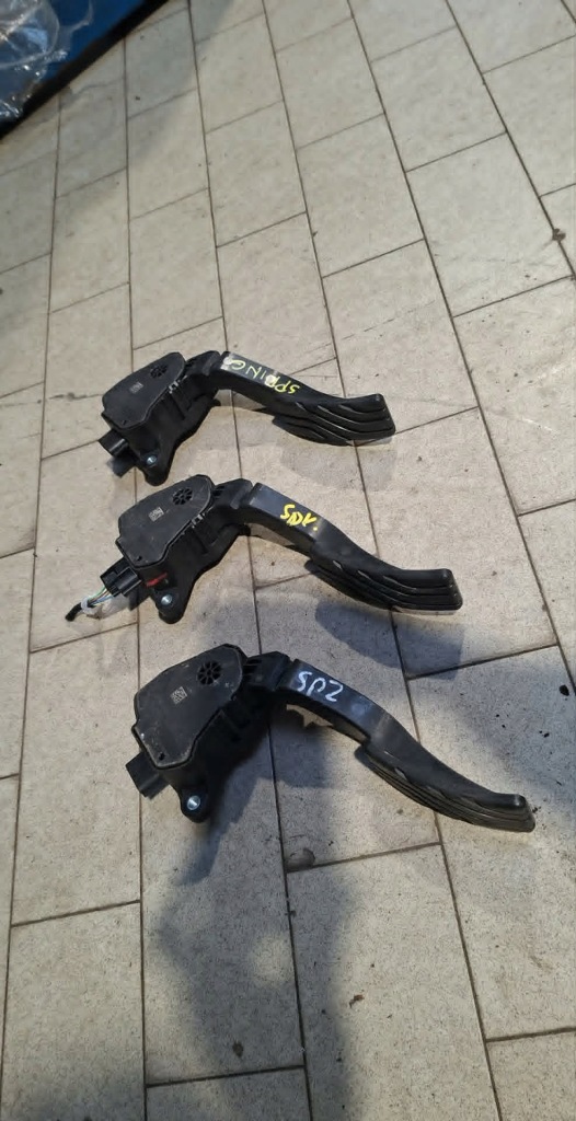 фото №1, Педаль газу dacia spring 180100150r