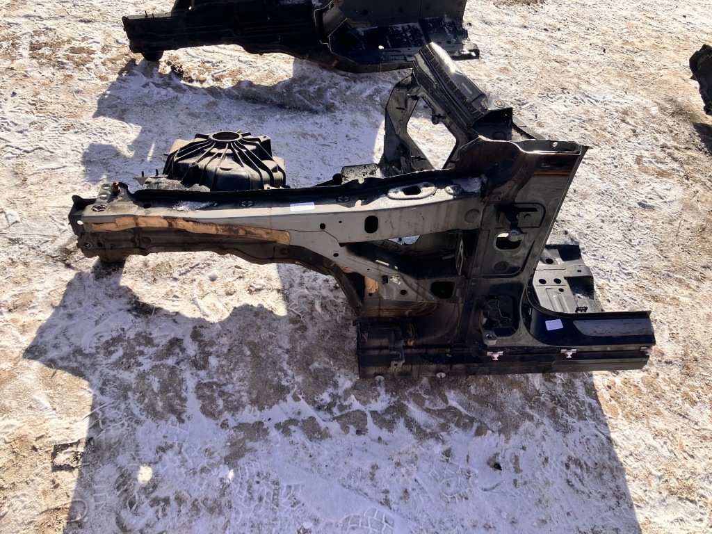 фото №1, Лонжерон левая четверть mercedes c klasa w205 14- лак 197 sedan