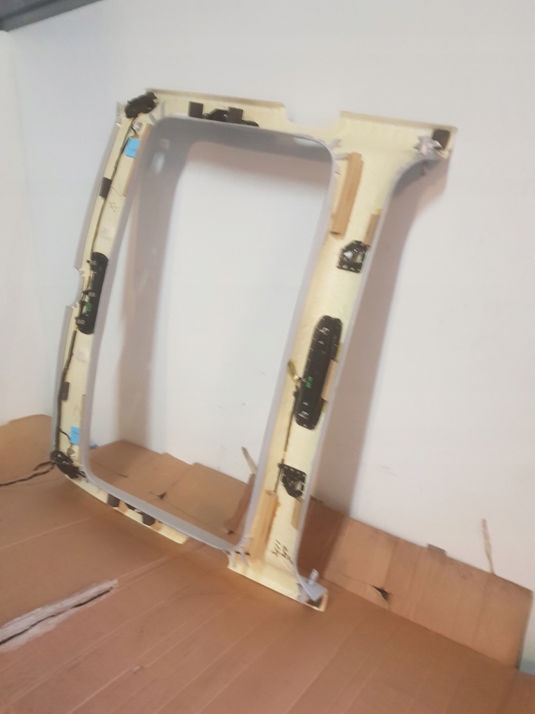 фото №6, Tesla 3 стеля