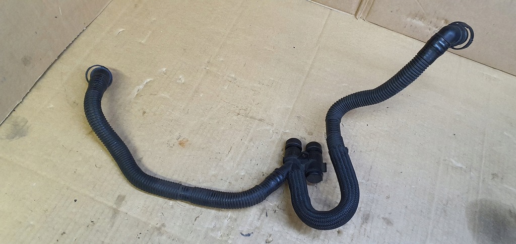 фото №2, Audi s4 a4 b8 3.0 tfsi шланг труба трубка вентиляция картера