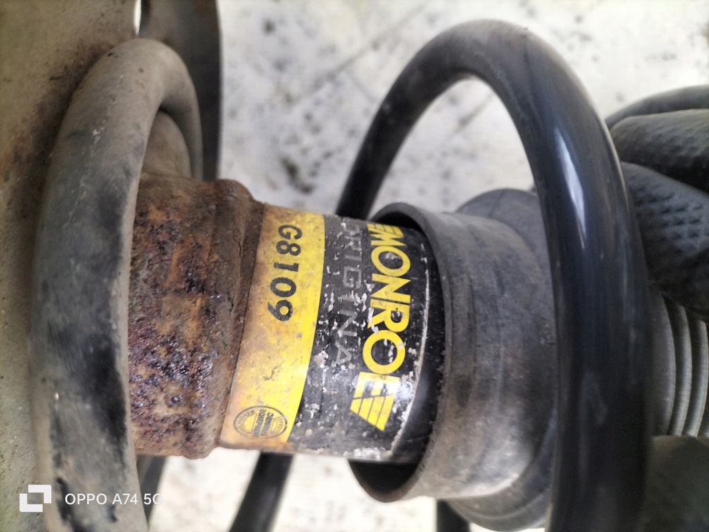 фото №9, Поворотний кулак амортизаторна стійка правий перед skoda rapid 1.4tdi 66kw