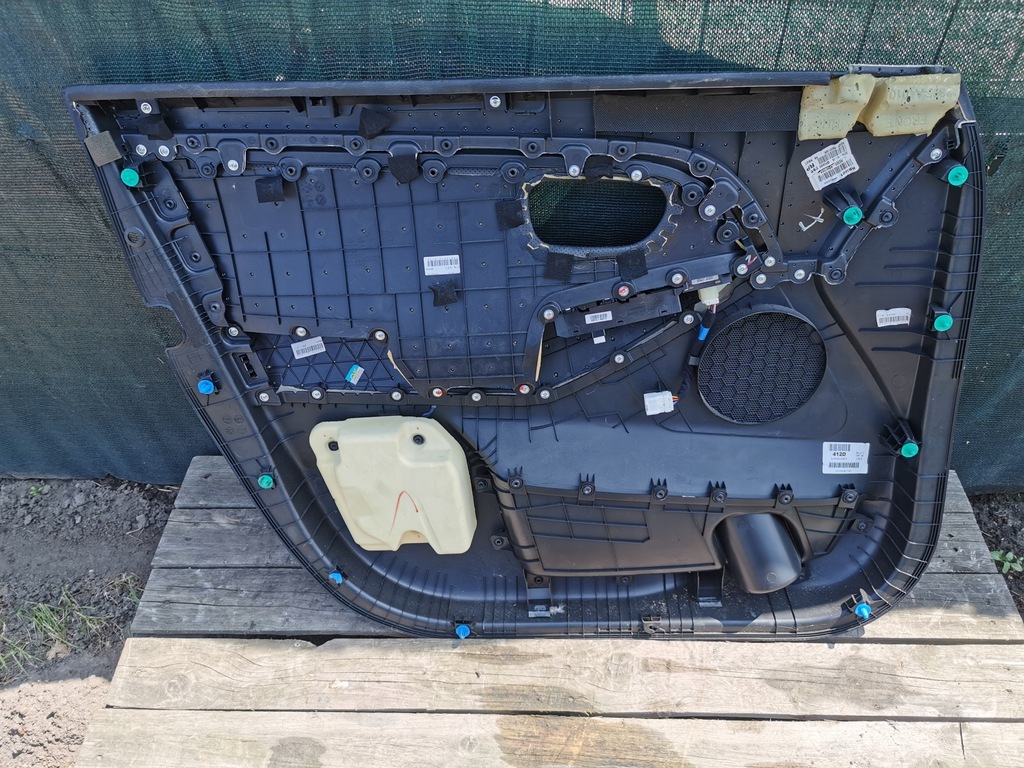 фото №7, Kia carens iv обшивка обивка дверь правая правый перед кожа beż