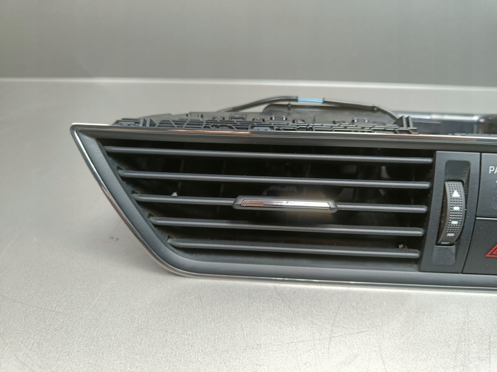 Решітка обдув skoda superb 3 iii середня центральна 3v0820951c Доставка