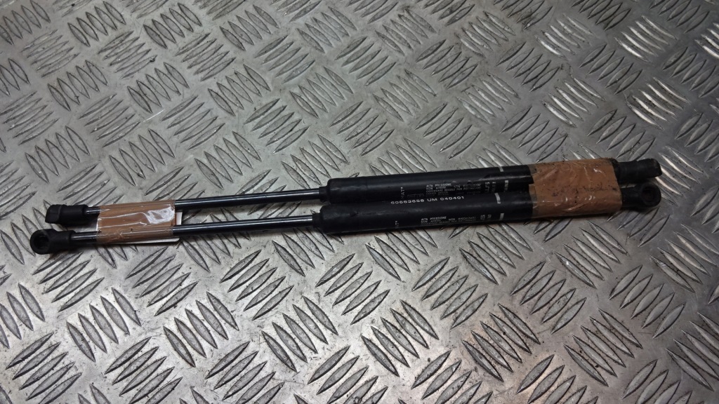 Купити Амортизатори капот перед lancia thesis 2.4 jtd 60663658 um