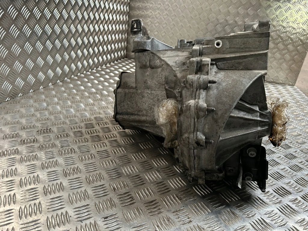 фото №7, Peugeot 5008 ii 2017 механическая 6-ступенчатая коробка передач передач