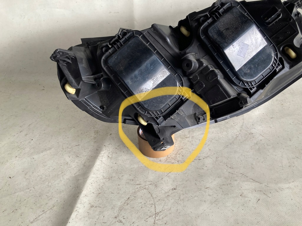 фото №16, Фара галогенный двойной правый оригинальный номер vw caddy 2k8941006d