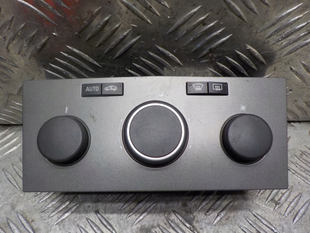 фото №1, Opel astra h панель кондиционера 13168100