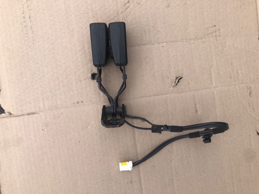 фото №1, Citroen c5 iii клипса поперечина задняя 96561757xt kombi