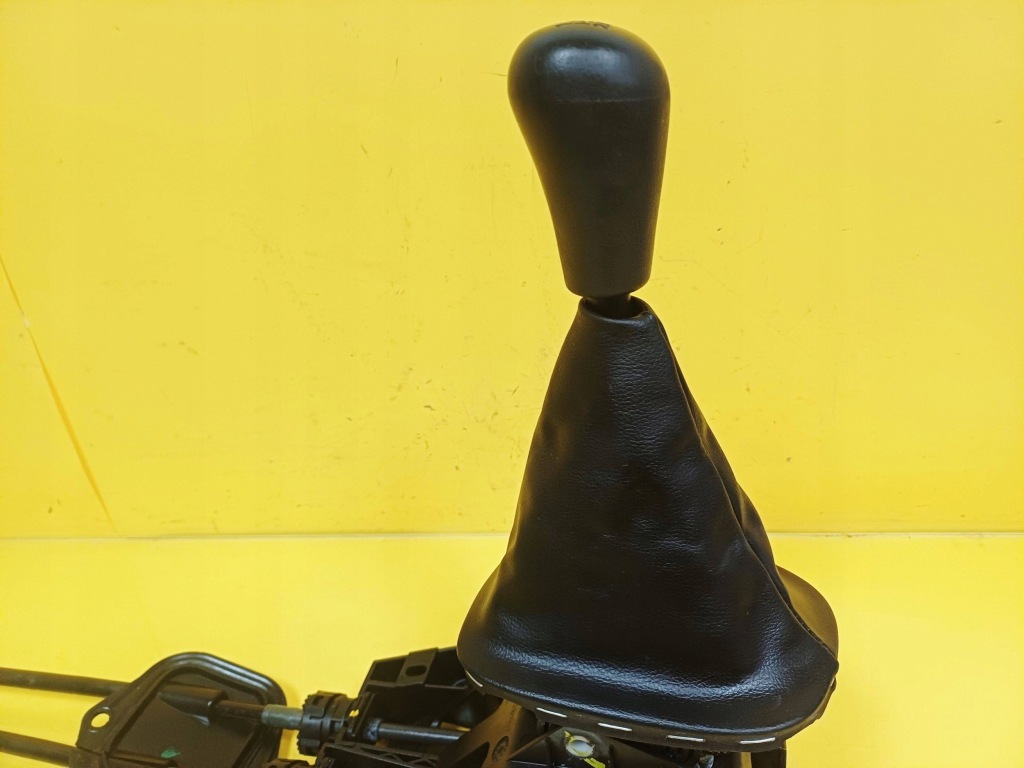 Домкрат механический выборщик тросы чехол ручка peugeot 107 1.0 бензин nr5 Киев