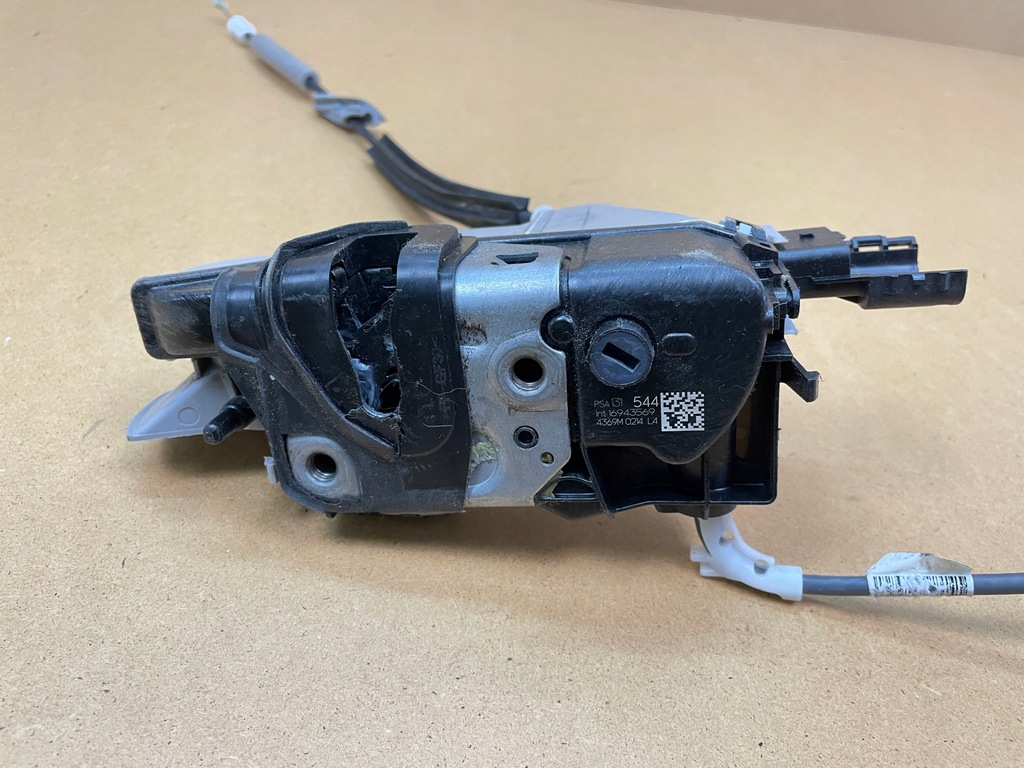 фото №7, Peugeot 308 замок дверь