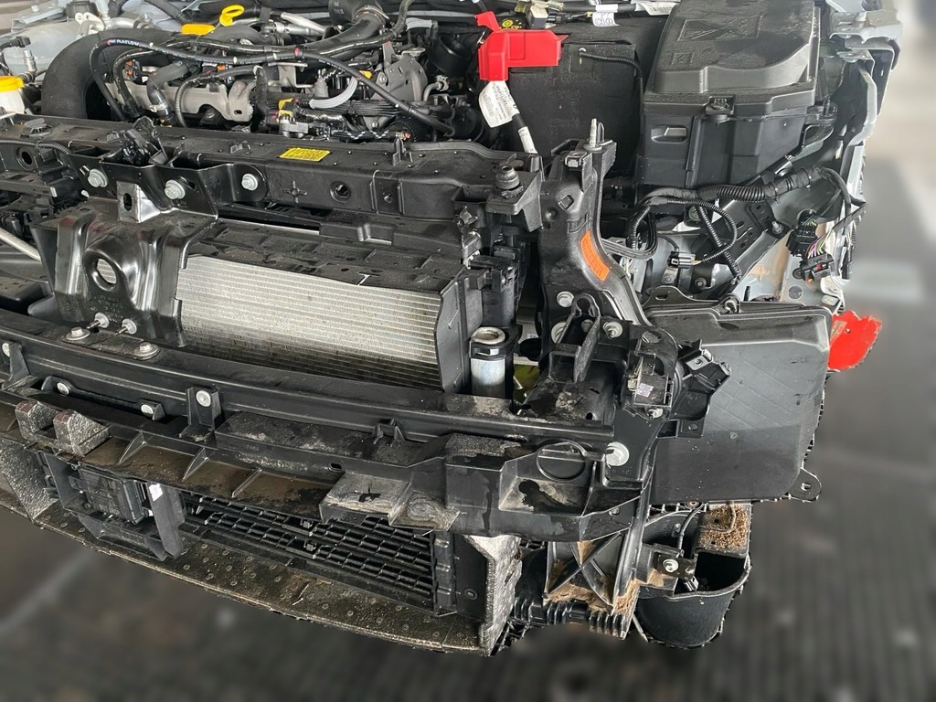 фото №7, Renault clio v lift 1.0 tce бампер перед капот лампы радиатор pas ov369