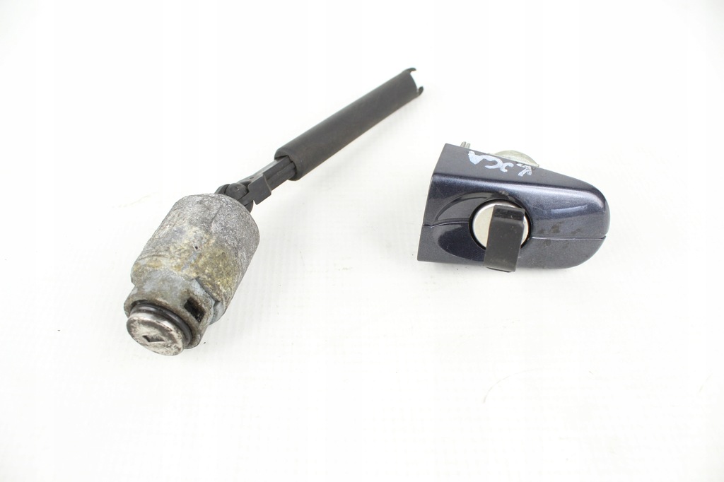 фото №1, Вкладка замка дверь капот ford kuga mk1 08-12