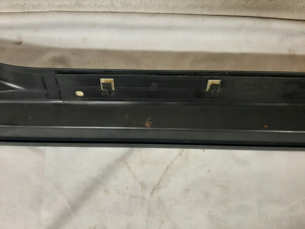 Mercedes w203 накладка порога  лівий передні  a2036800735 Київ