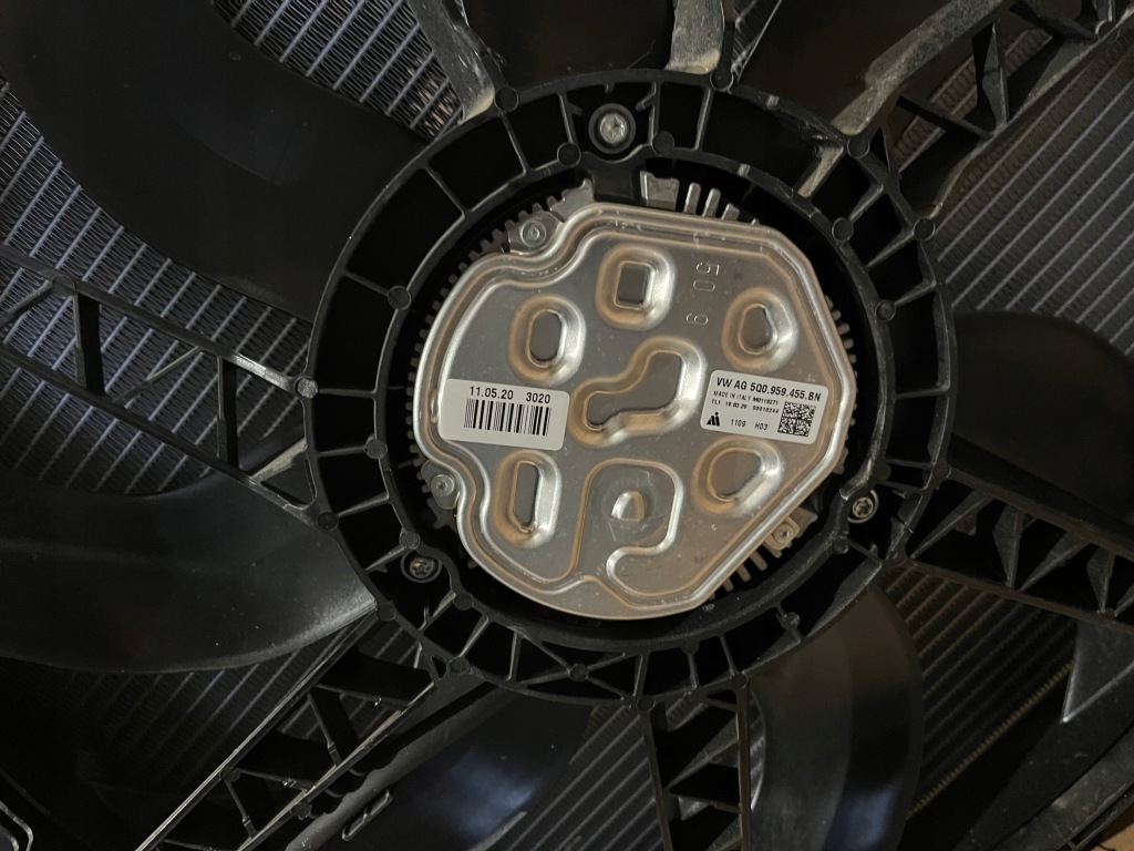 Audi q3 83a 35 tfsi 150 km ремінь pelka радіатор вентилятор 5q0121203de 2019- Зі Шроту