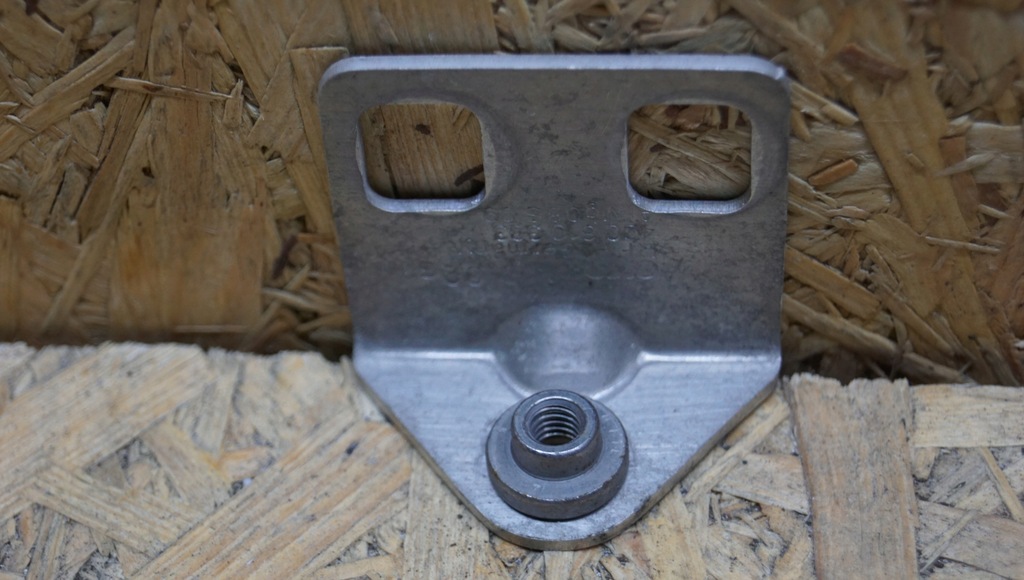 фото №2, Кронштейн audi r8 420 810 333