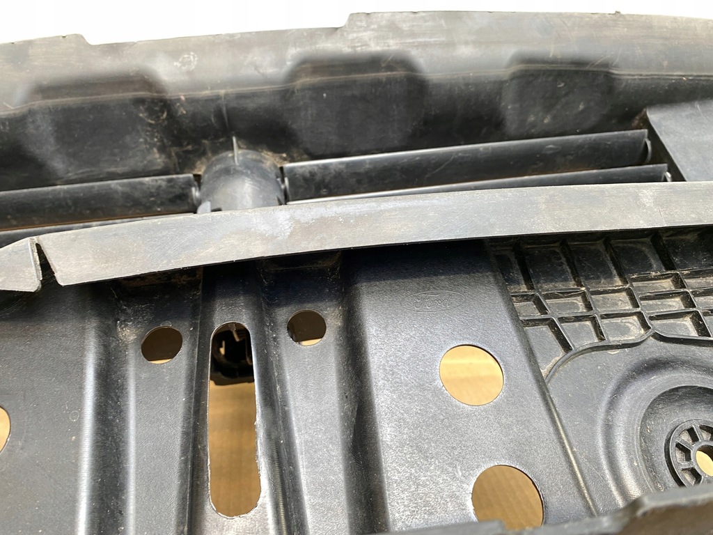 фото №14, Ford kuga escape жалюзі повітропровід повітря pas передній gv4b-8475-bc