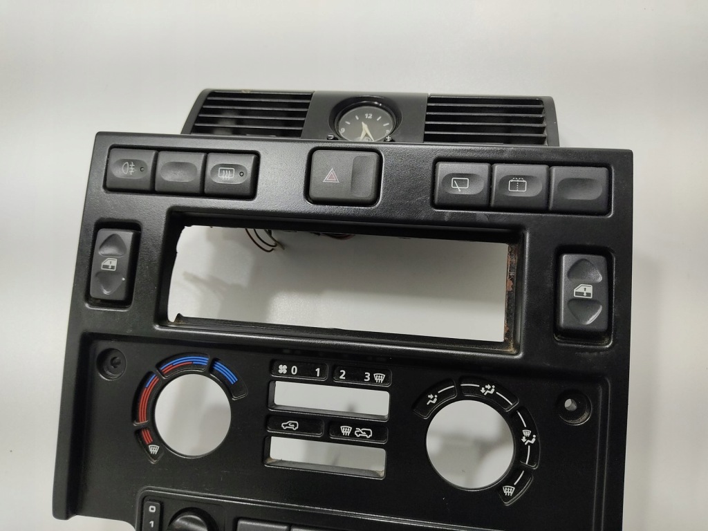 фото №3, Рамка защита панели приборной панели радио land rover defender 7h12-045f67 07-14