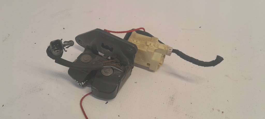 Купити Alfa romeo gt замок кришки багажника a997