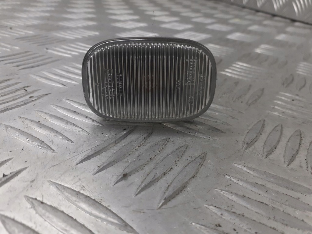 фото №1, Освещение лампа обшивка дверь правый перед toyota corolla verso