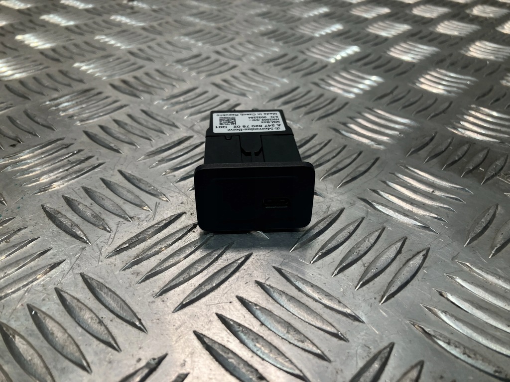 фото №1, Панель роз'єм port usb mercedes a klasa w177