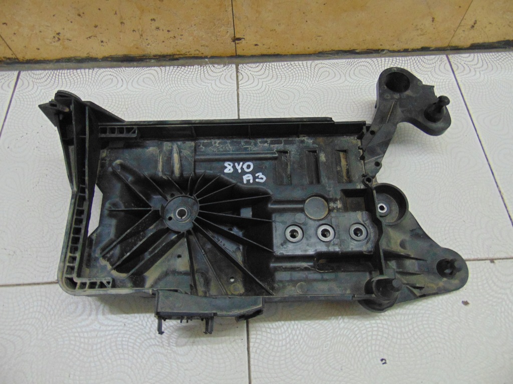 фото №1, Основание аккумулятор audi a3 8y