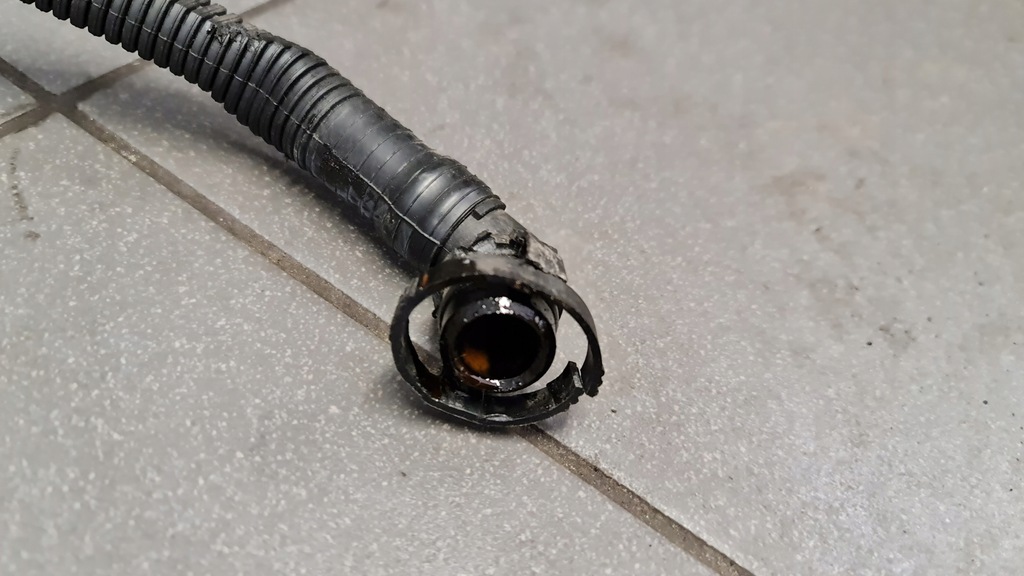 фото №9, Шланг вентиляция картера audi a6 c5 2.4 aga