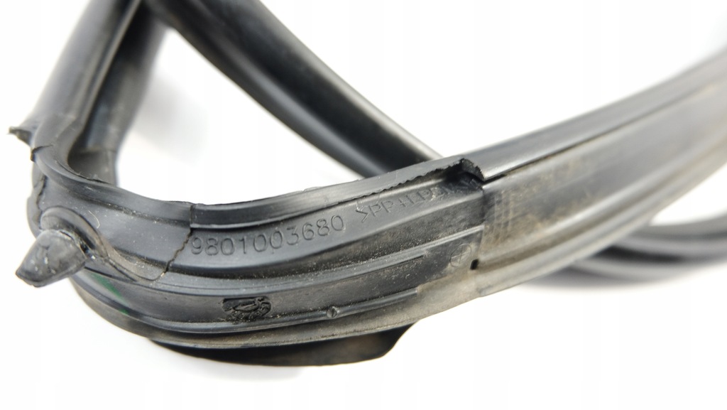 фото №5, Citroen c4 cactus прокладка кузовная левая